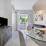 Oasis 38 Pool E Balcony I Immobilux