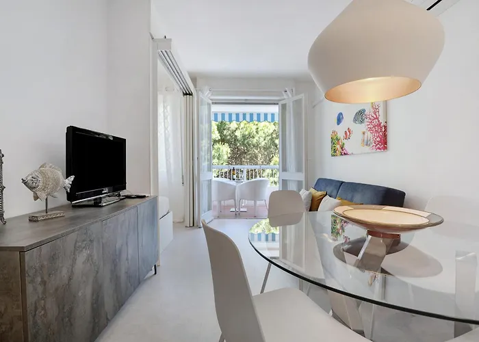Oasis 38 Pool E Balcony I Immobilux
