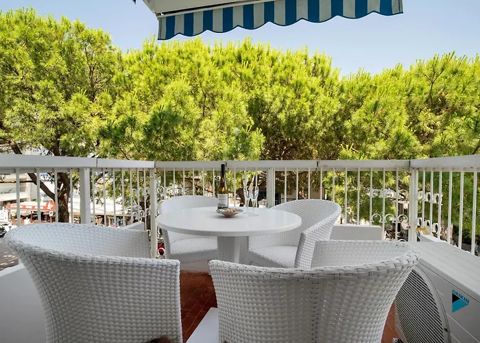 Oasis 38 Pool E Balcony I Immobilux * Lido di Jesolo
