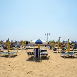 Oasis 38 Pool E Balcony I Immobilux شقة