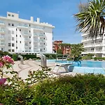 Oasis 38 Pool E Balcony I Immobilux شقة ليدو دي يسولو